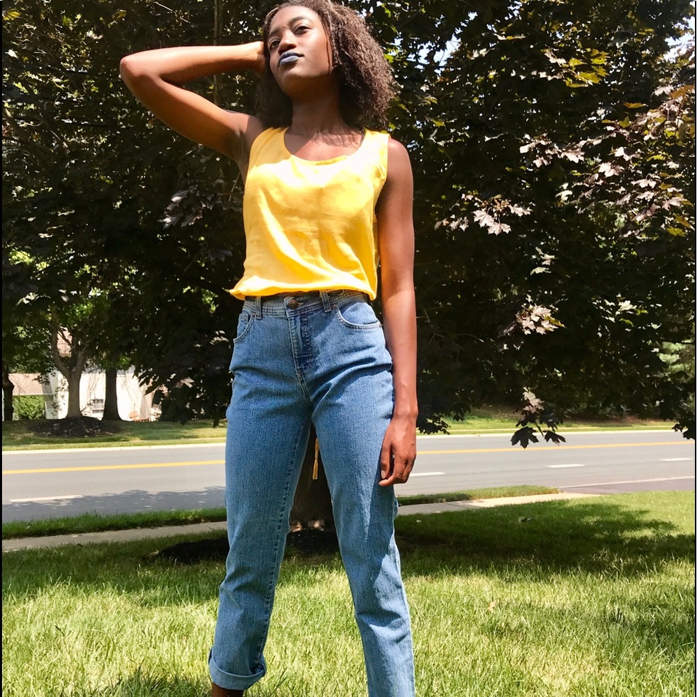 Read me! High waisted mom jeans